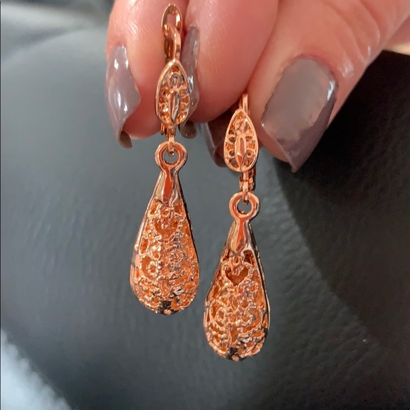 ‼️FREE‼️ with $35 Purchase‼️ - Picture 2 of 3